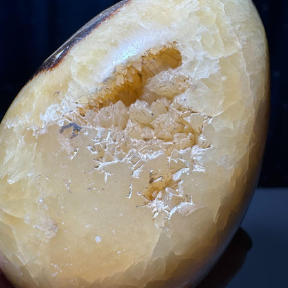 Septarian Geode egg | 3 5/8" tall | 459 grams | stand included | UV reactive