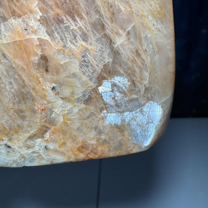 flashy Peach Moonstone free form | 4" tall | 462 grams | dual flash | Damage Discount