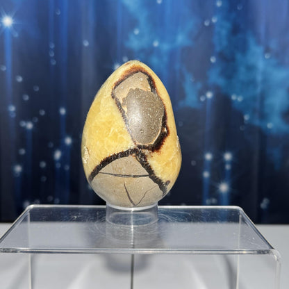 Septarian Geode egg | 3 5/8" tall | 459 grams | stand included | UV reactive