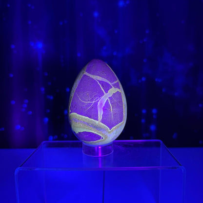 Septarian Geode egg | 3 5/8" tall | 459 grams | stand included | UV reactive
