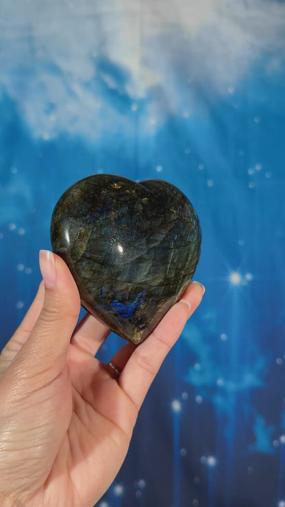 Labradorite Heart – Super Flashy • 0.434 kg