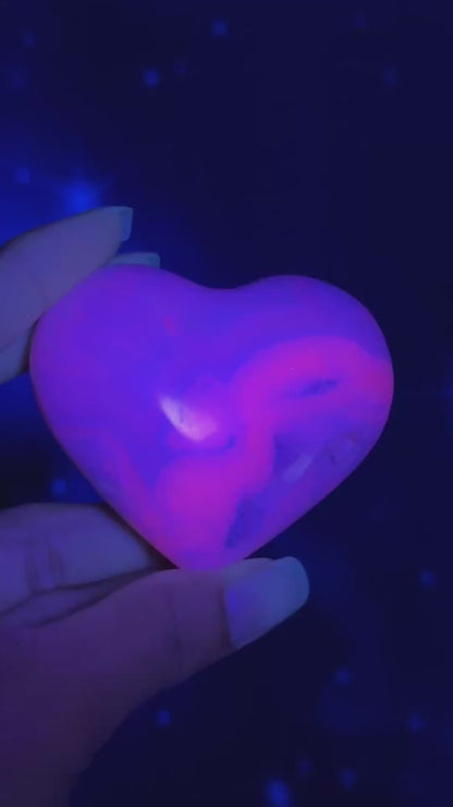 Pink Mangano Calcite Heart – 0.156 kg