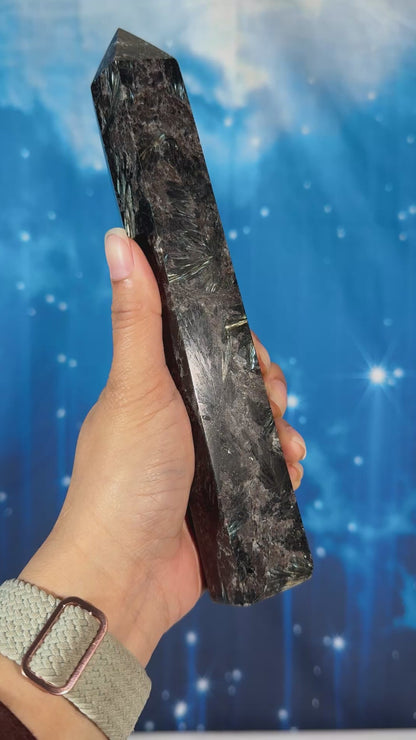 Arfvedsonite Tower – 0.731 kg