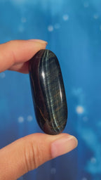 Blue Tiger's Eye Palmstone – 0.028 kg