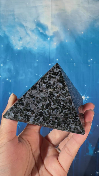 Indigo Gabbro Pyramid – 0.471 kg