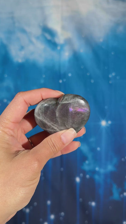 Labradorite Heart – 0.113 kg