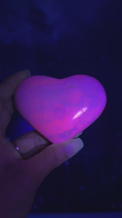 Pink Mangano Calcite Heart – 0.266 kg